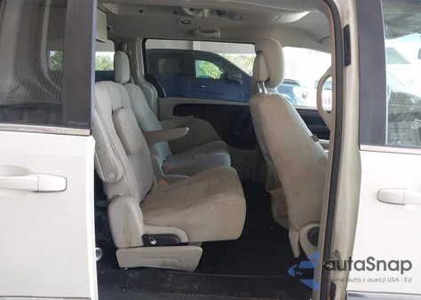 2011 Chrysler Town & Country Touring from USA, damaged, VIN 2A4RR5DG8BR721915